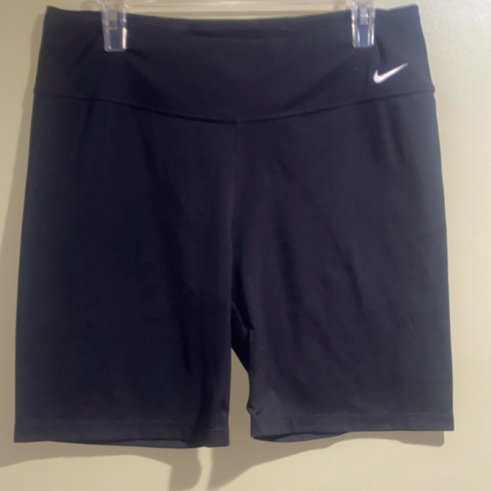 NIKE women’s black biker shorts XL.